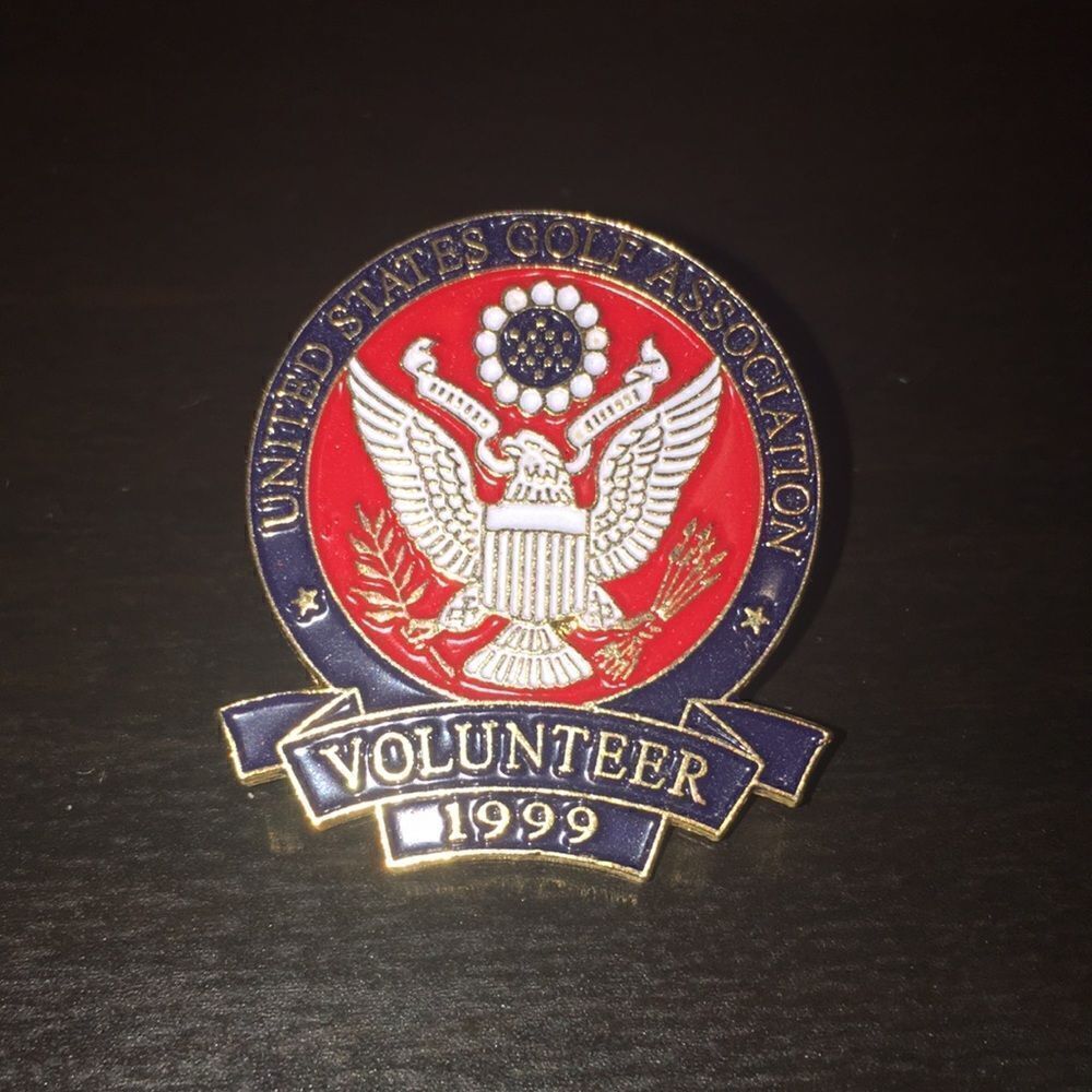 Rare 1999 US Open Pinehurst Golf Resort Volunteer Pin- Payne Stewart USGA 1 1/4”